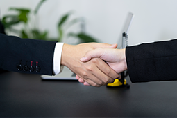 池州市政府与瓦力棋牌(中国)国际举行合作研讨座谈会暨合作项目签约仪式